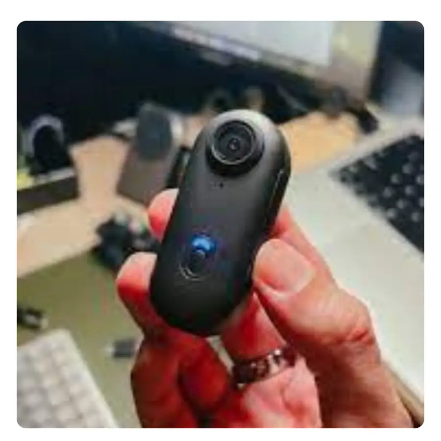 POV aksiyon kamerası kullanan müşteri
